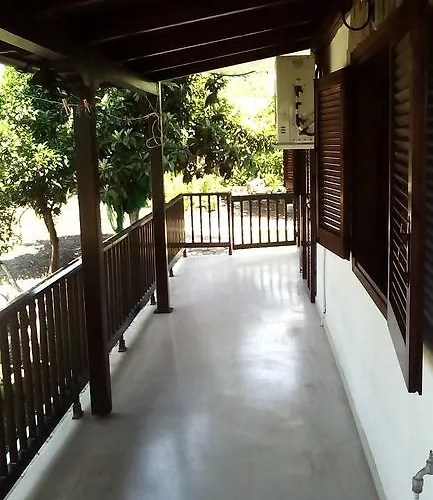 Nireas Apartamento *